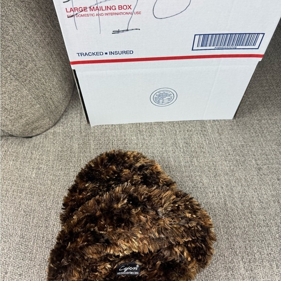 Box with Clothes Different Brands Like Who What Wear, Fashion Nova. - Picture 6 of 13